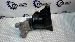 Подушка двигателя с кронштейном