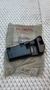 Кронштейн заднего бампера Honda Accord CV2