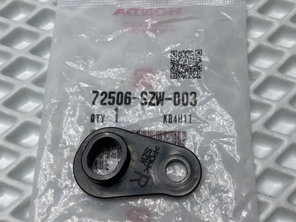 кронштейн пластиковый Honda 72506SZW003